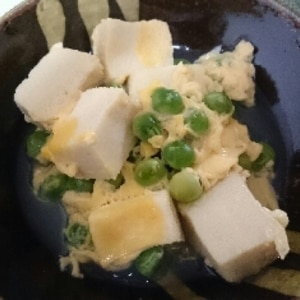 春の定番☆えんどう豆と高野豆腐の卵とじ